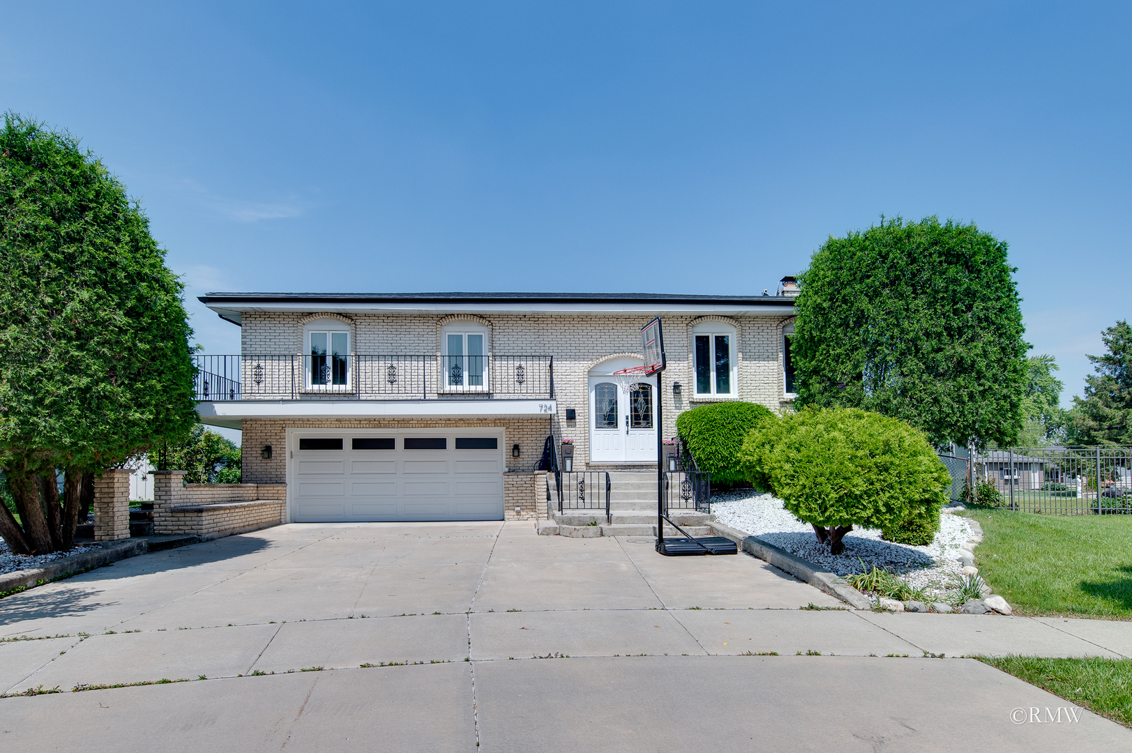 724 N PLAMONDON Drive, Addison, IL 60101