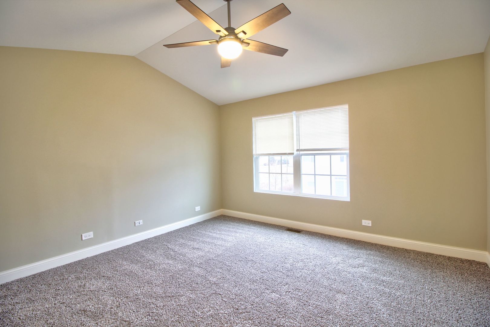 2259 Beresford Drive #2259, Yorkville, IL 60560