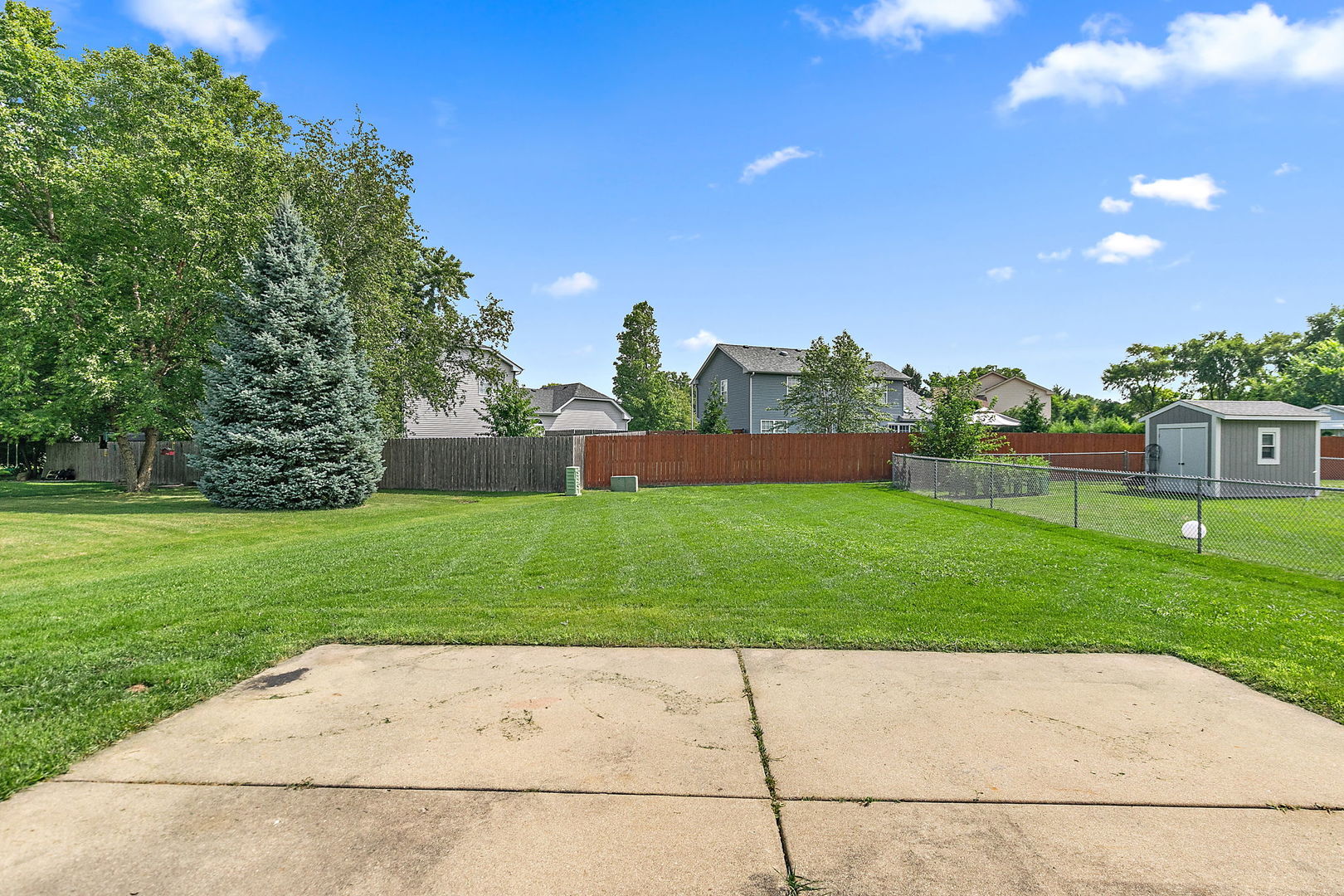 1440 Eliot Trail, Elgin, IL 60120
