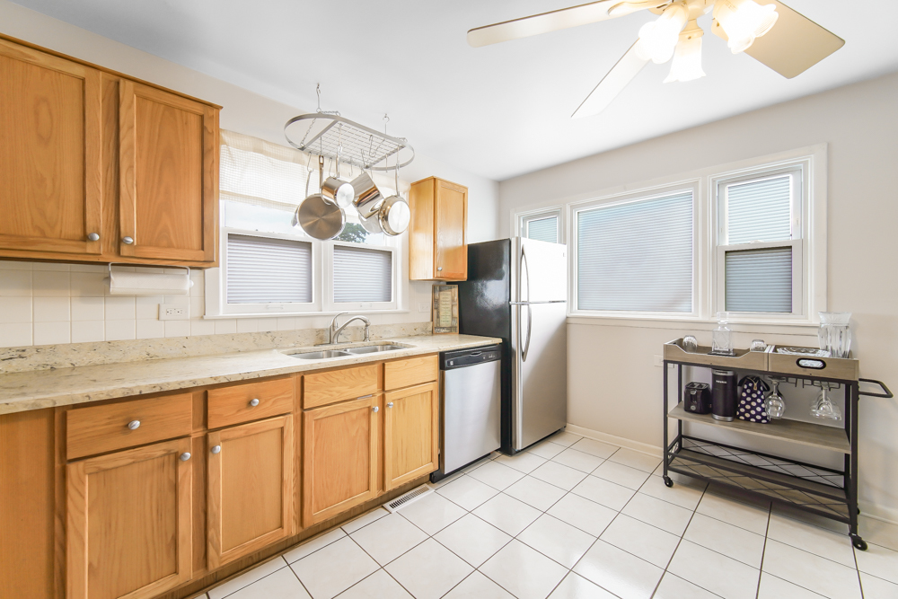 16014 Laramie Avenue, Oak Forest, IL 60452