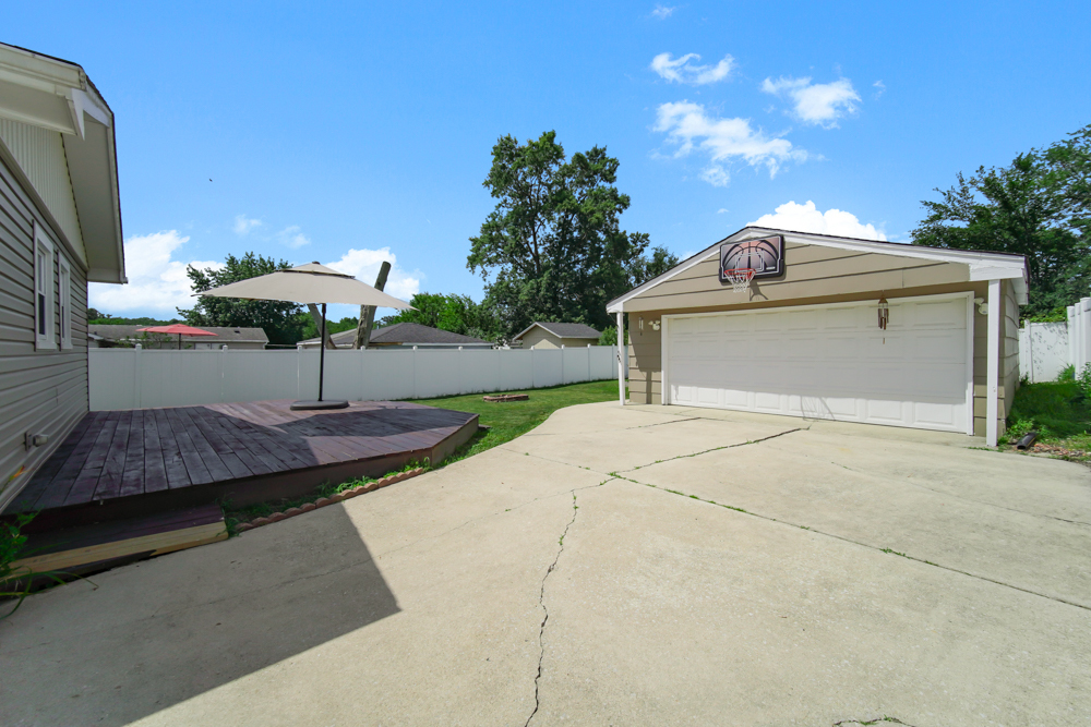 16014 Laramie Avenue, Oak Forest, IL 60452