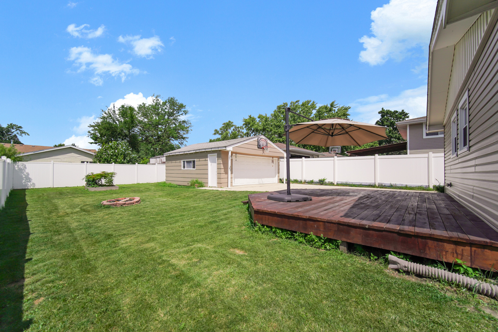 16014 Laramie Avenue, Oak Forest, IL 60452