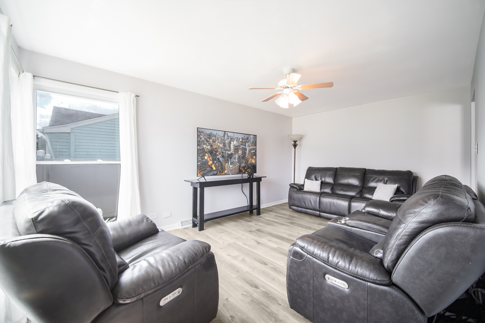 16014 Laramie Avenue, Oak Forest, IL 60452