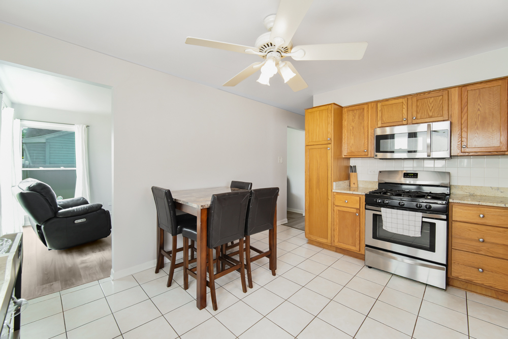 16014 Laramie Avenue, Oak Forest, IL 60452