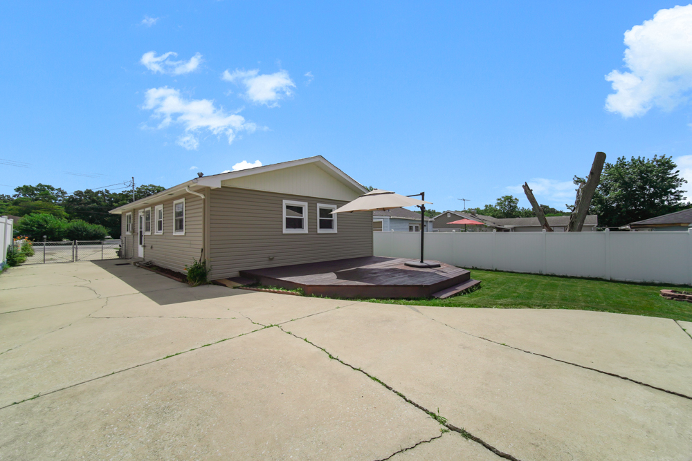 16014 Laramie Avenue, Oak Forest, IL 60452