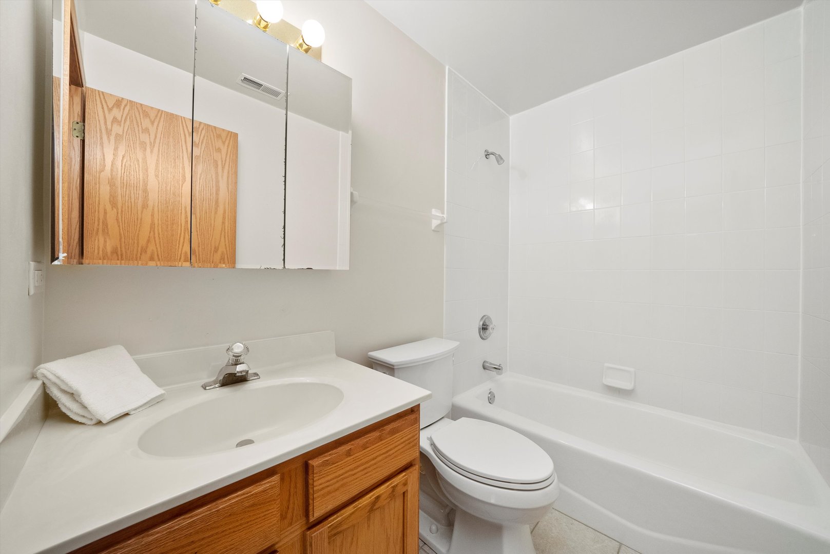 11103 W COVE Circle #3D, Palos Hills, IL 60465