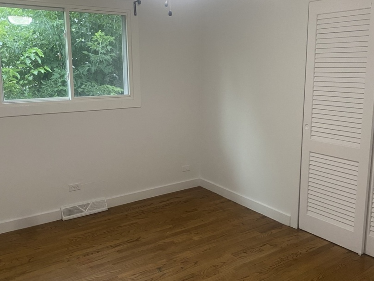 375 Mission Avenue, Villa Park, IL 60181