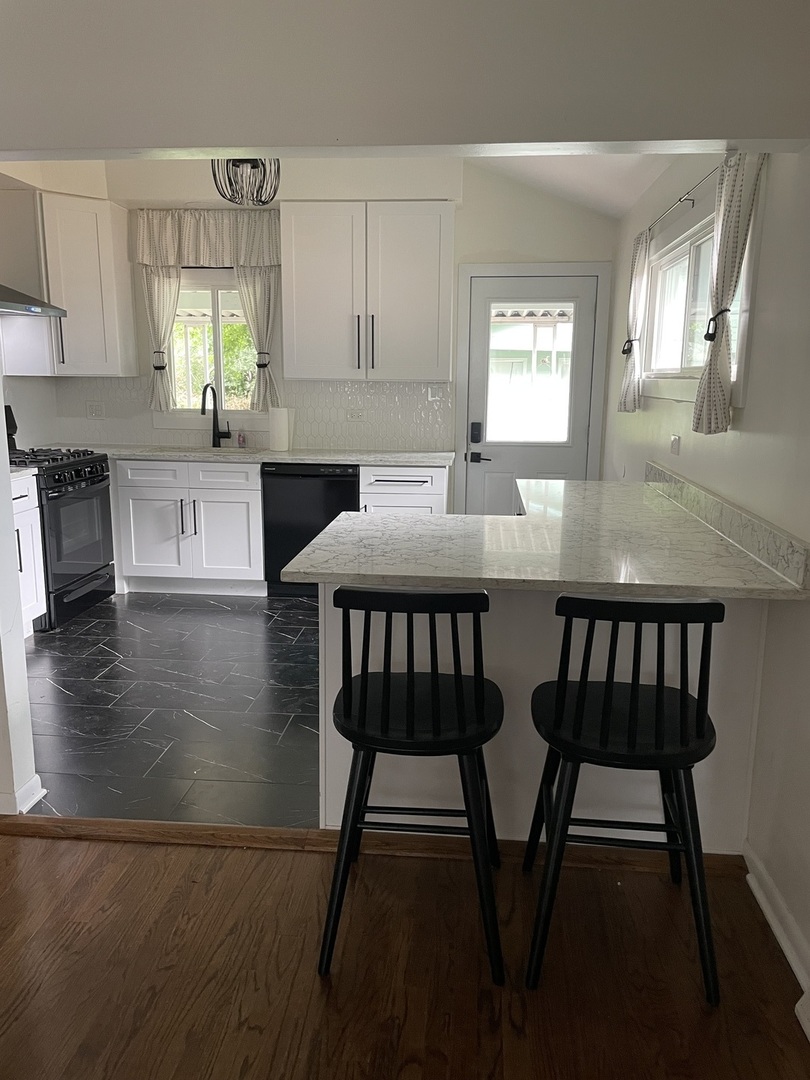 375 Mission Avenue, Villa Park, IL 60181