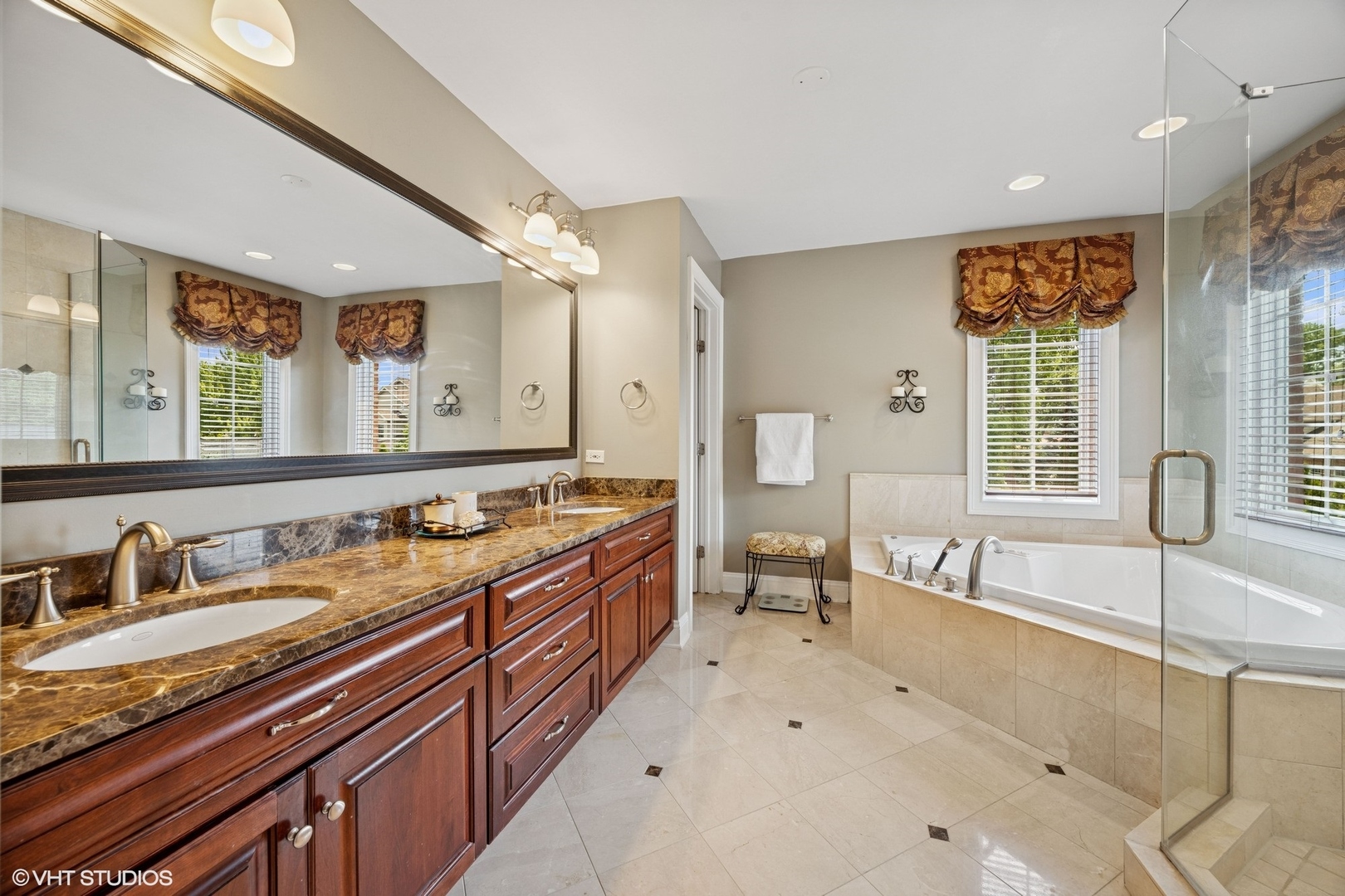 1106 S Kensington Avenue, La Grange, IL 60525
