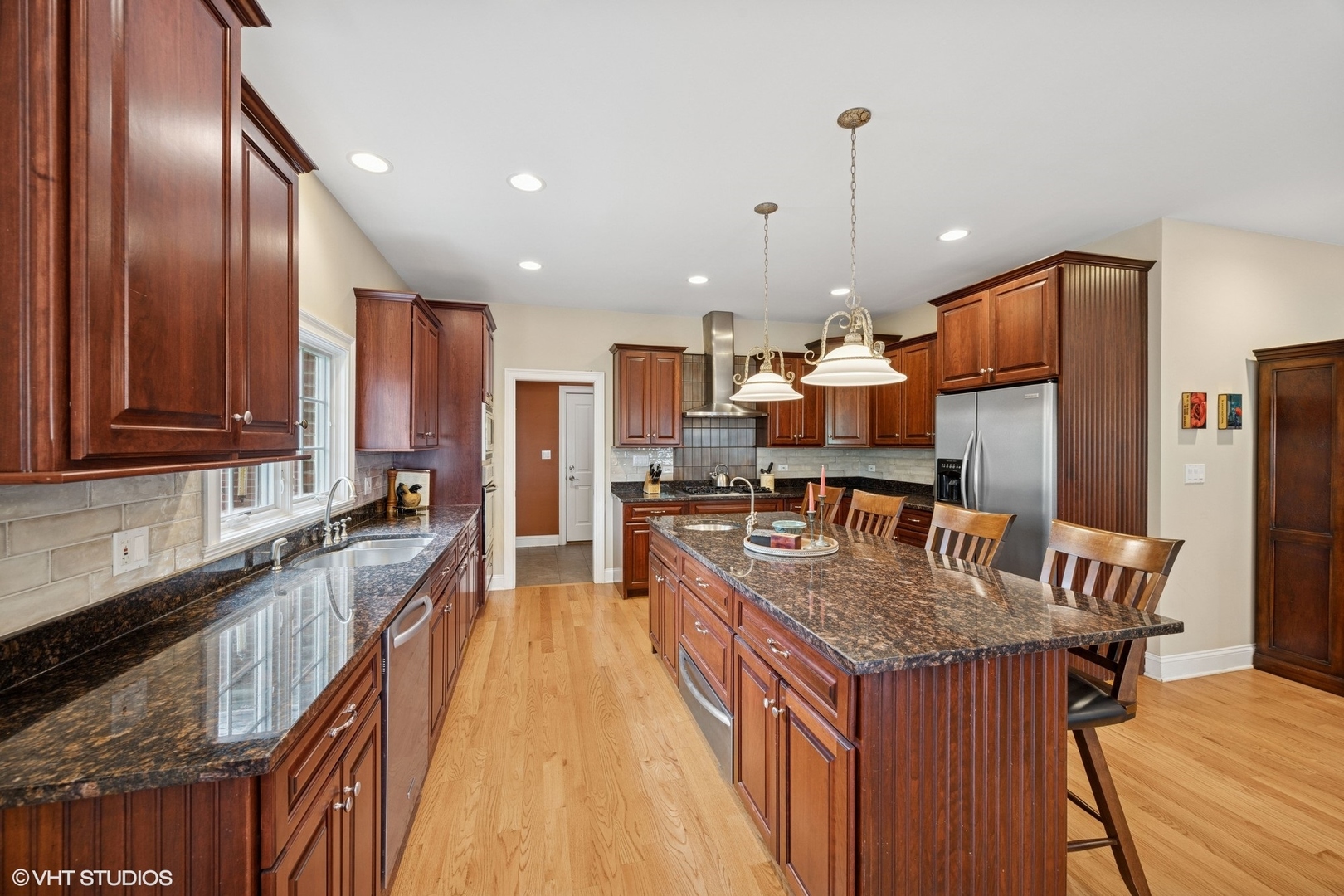 1106 S Kensington Avenue, La Grange, IL 60525