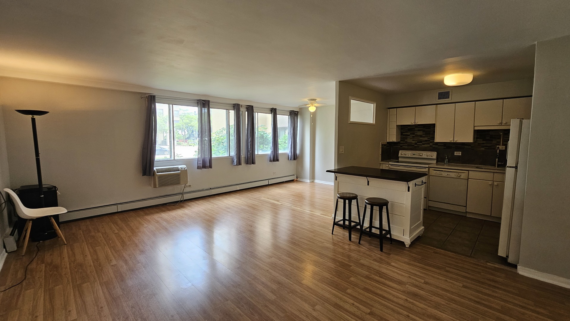 6300 N Sheridan Road #107, Chicago, IL 60660