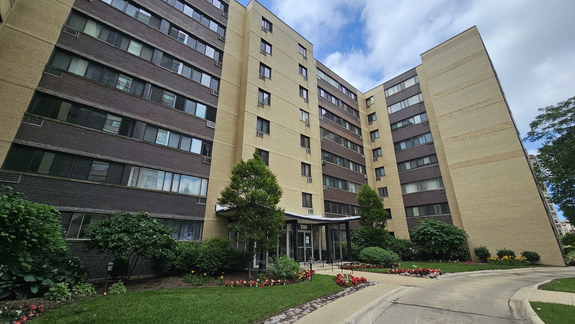 6300 N Sheridan Road #107, Chicago, IL 60660