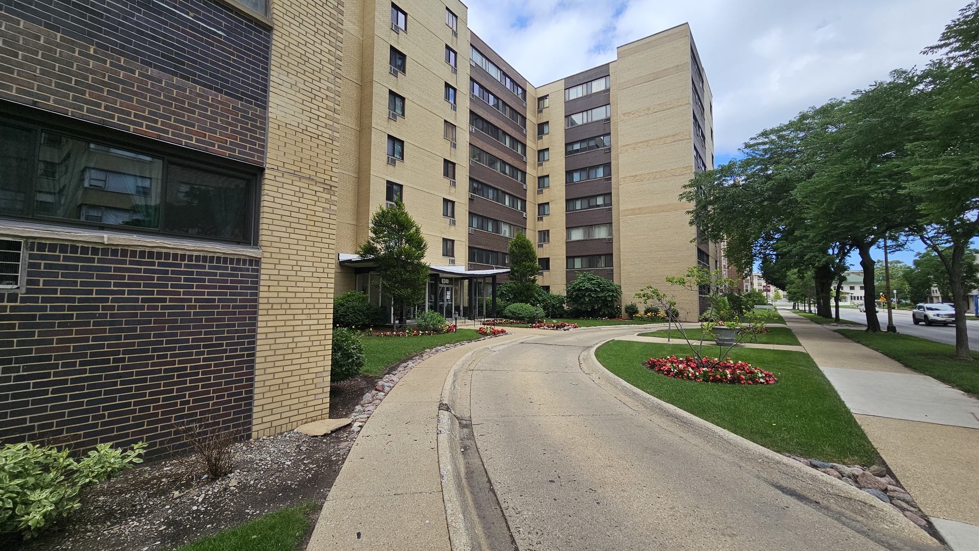 6300 N Sheridan Road #107, Chicago, IL 60660