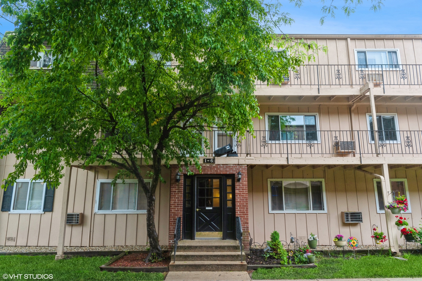 2508 Algonquin Road #3, Rolling Meadows, IL 60008