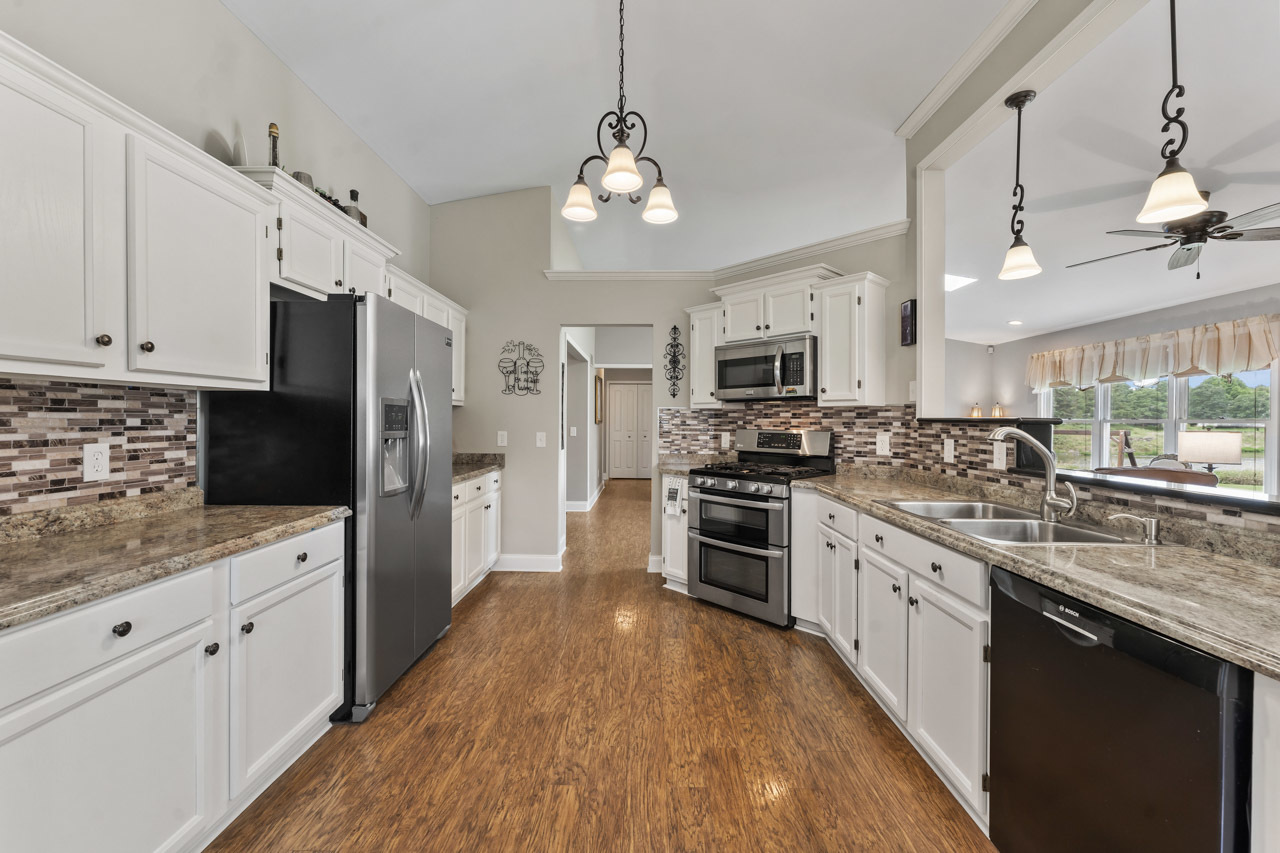 2566 Oak Trails Drive, Aurora, IL 60506