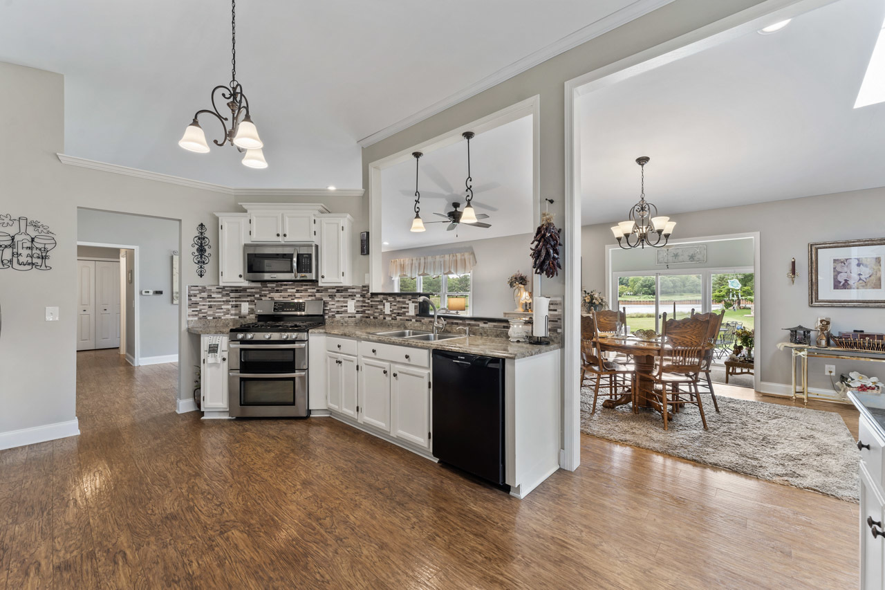 2566 Oak Trails Drive, Aurora, IL 60506
