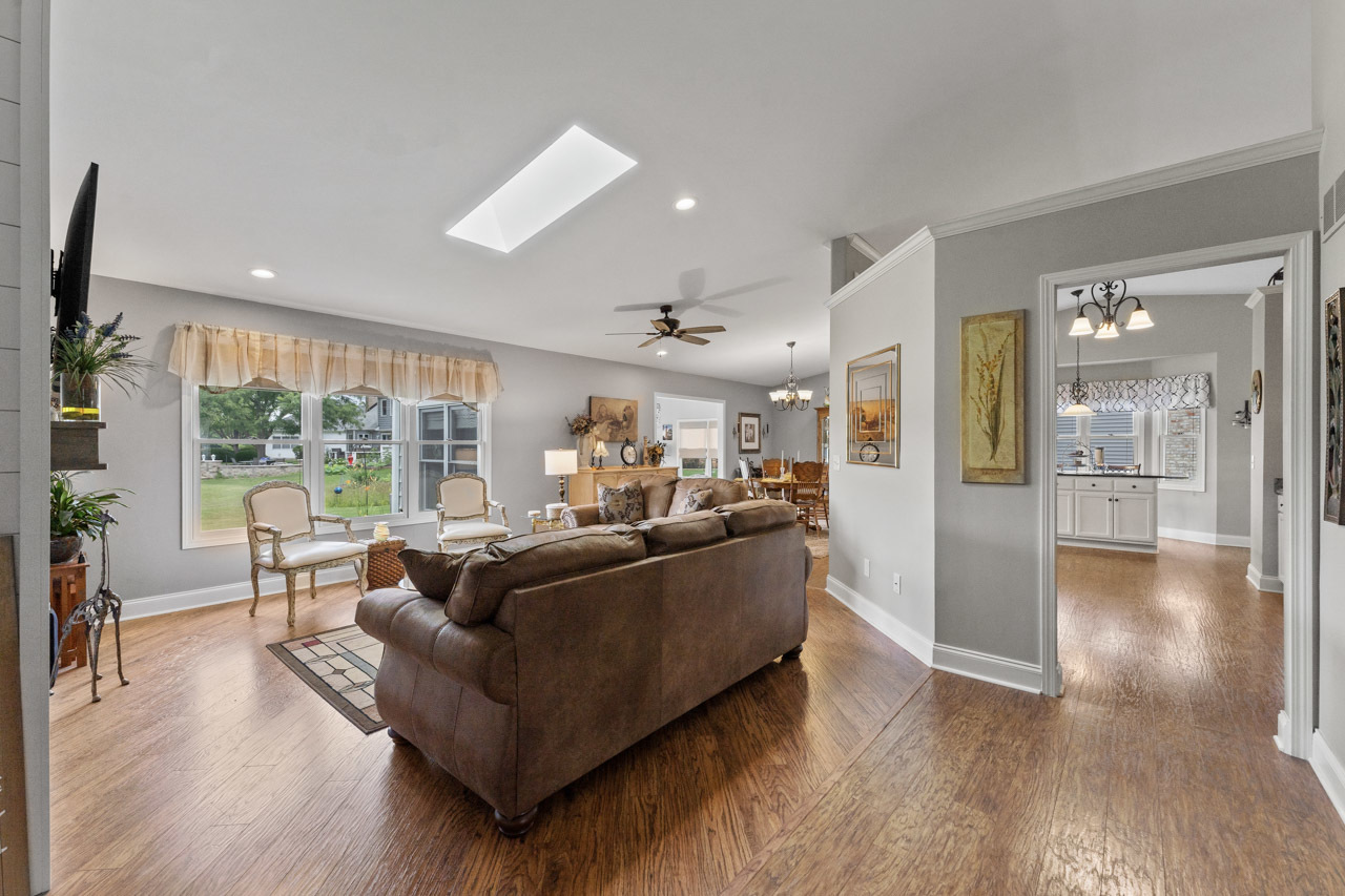 2566 Oak Trails Drive, Aurora, IL 60506