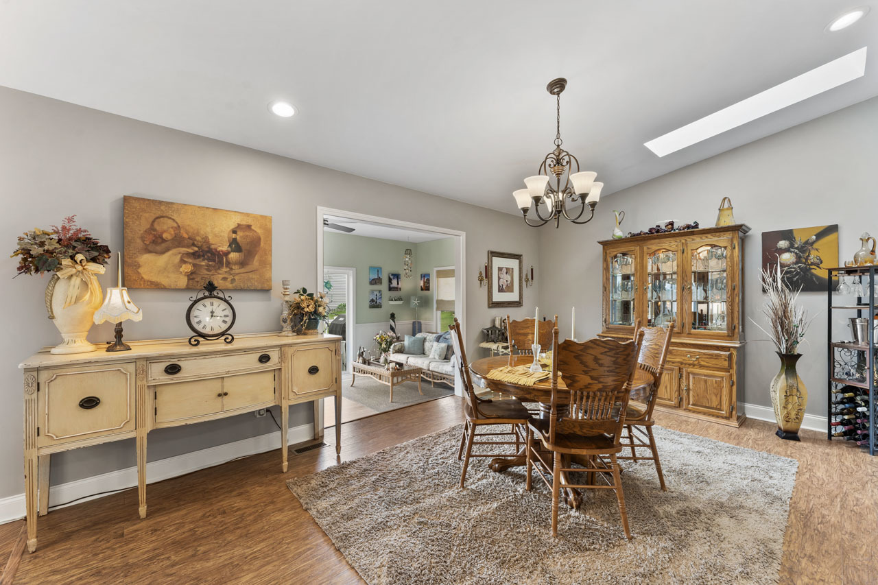 2566 Oak Trails Drive, Aurora, IL 60506