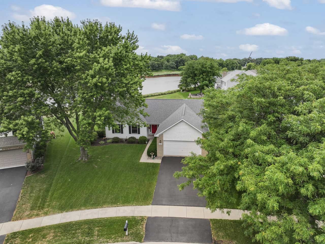 2566 Oak Trails Drive, Aurora, IL 60506