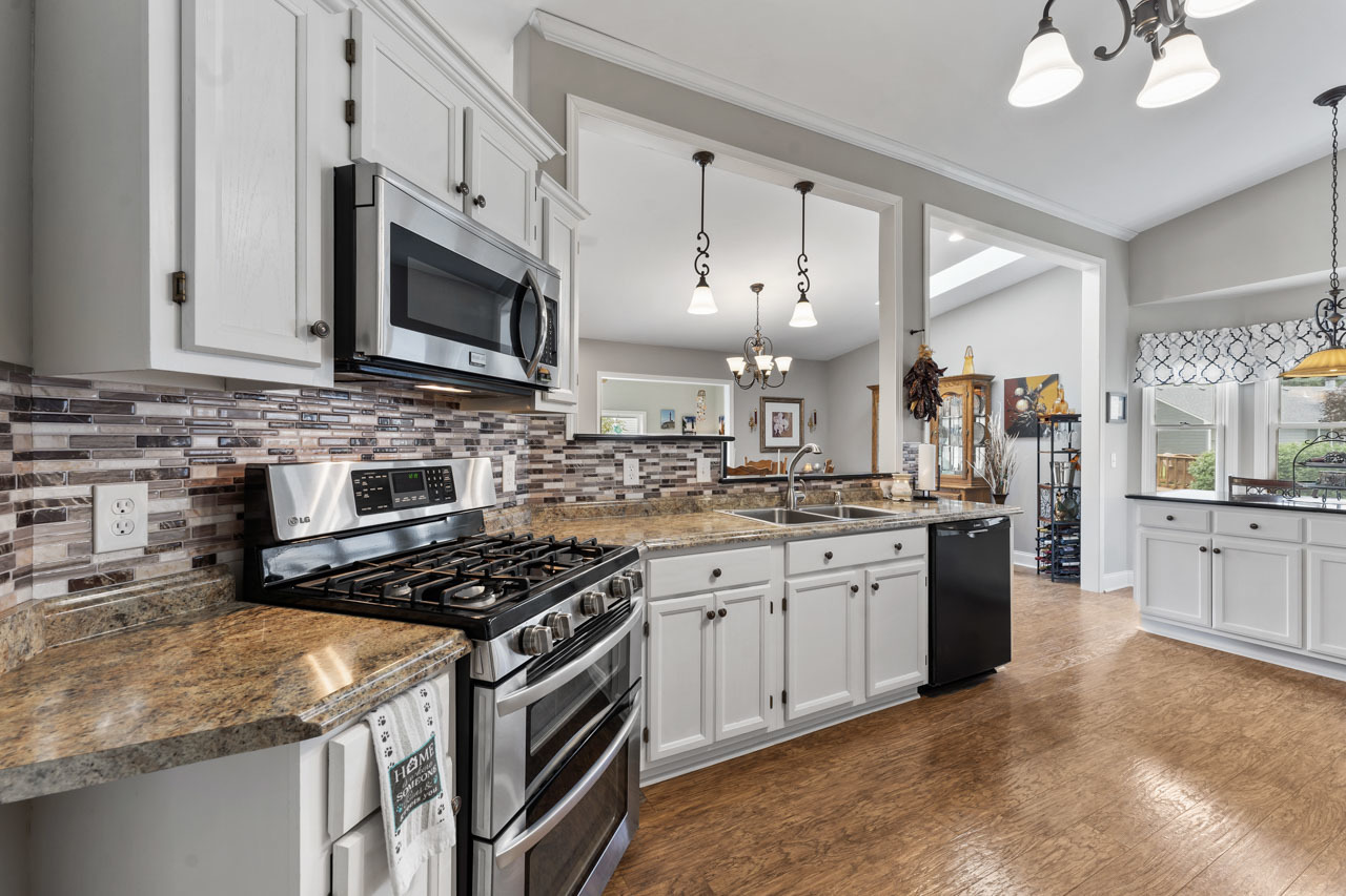 2566 Oak Trails Drive, Aurora, IL 60506