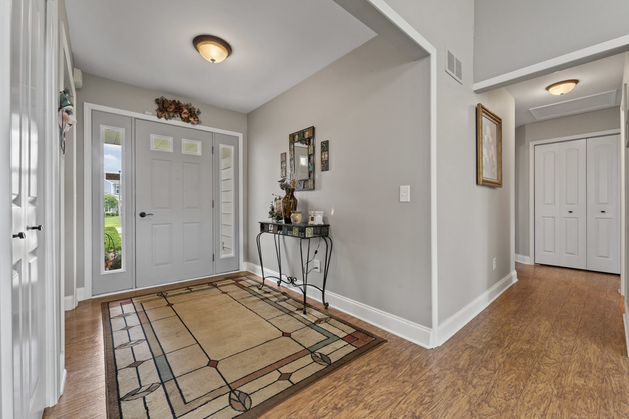2566 Oak Trails Drive, Aurora, IL 60506