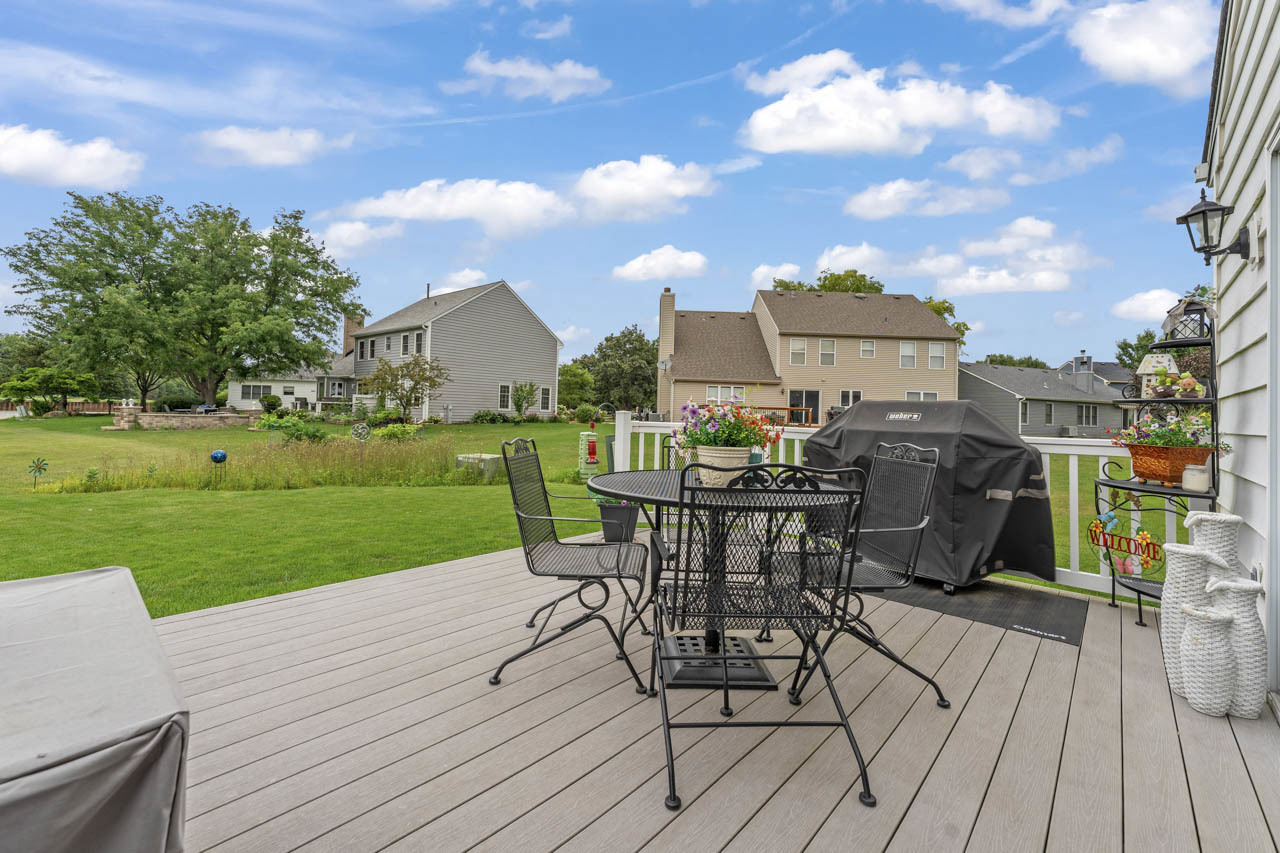 2566 Oak Trails Drive, Aurora, IL 60506