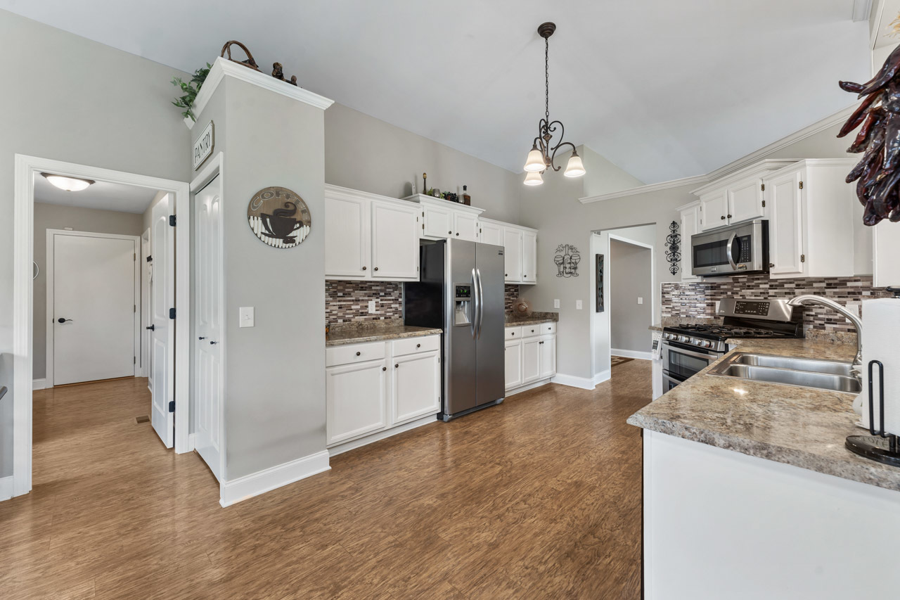 2566 Oak Trails Drive, Aurora, IL 60506