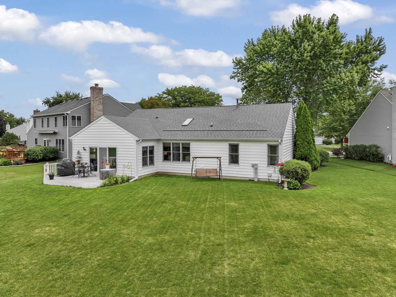 2566 Oak Trails Drive, Aurora, IL 60506
