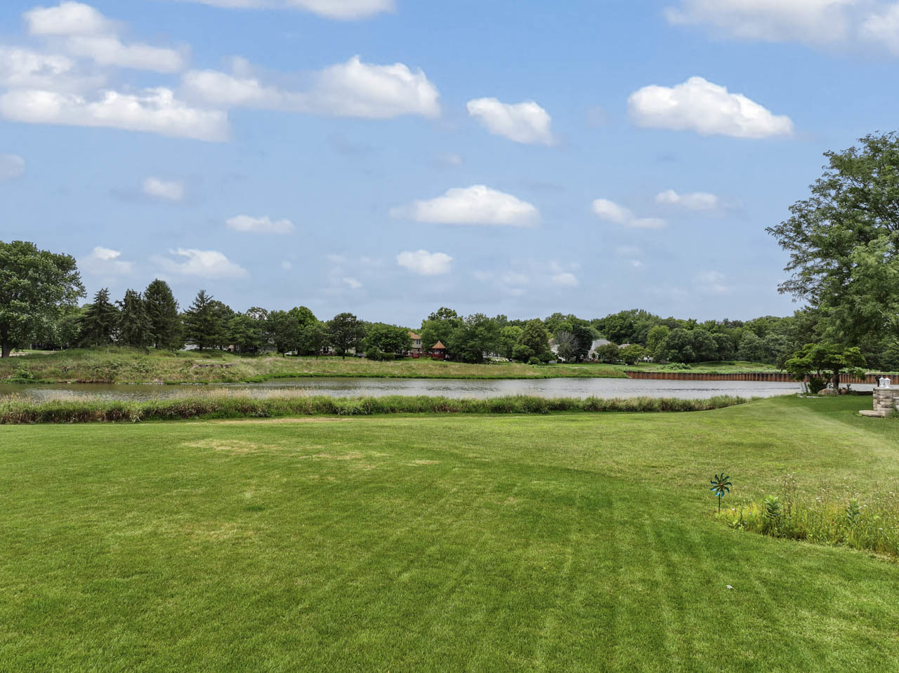 2566 Oak Trails Drive, Aurora, IL 60506