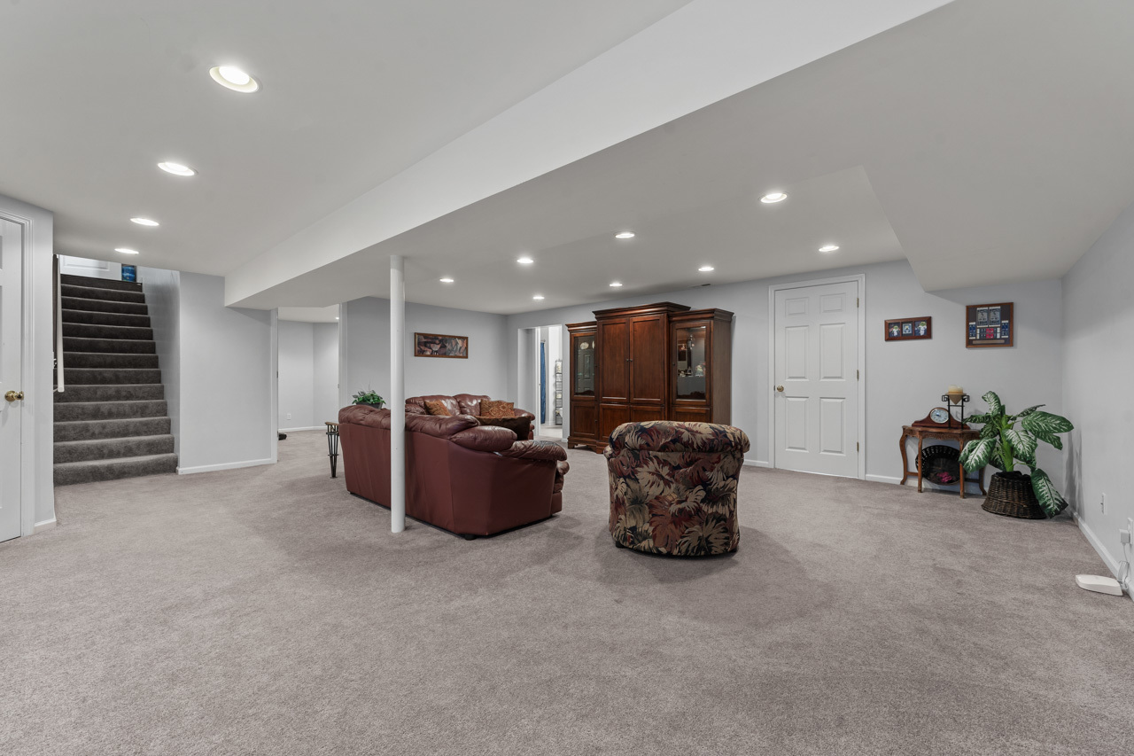 2566 Oak Trails Drive, Aurora, IL 60506