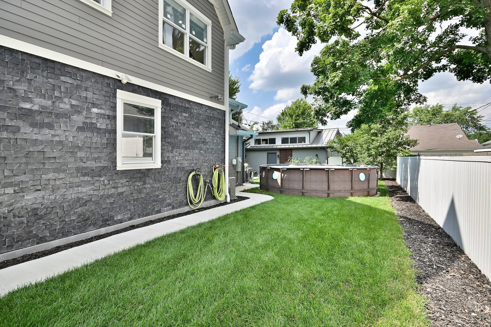 1364 E Algonquin Road, Des Plaines, IL 60016