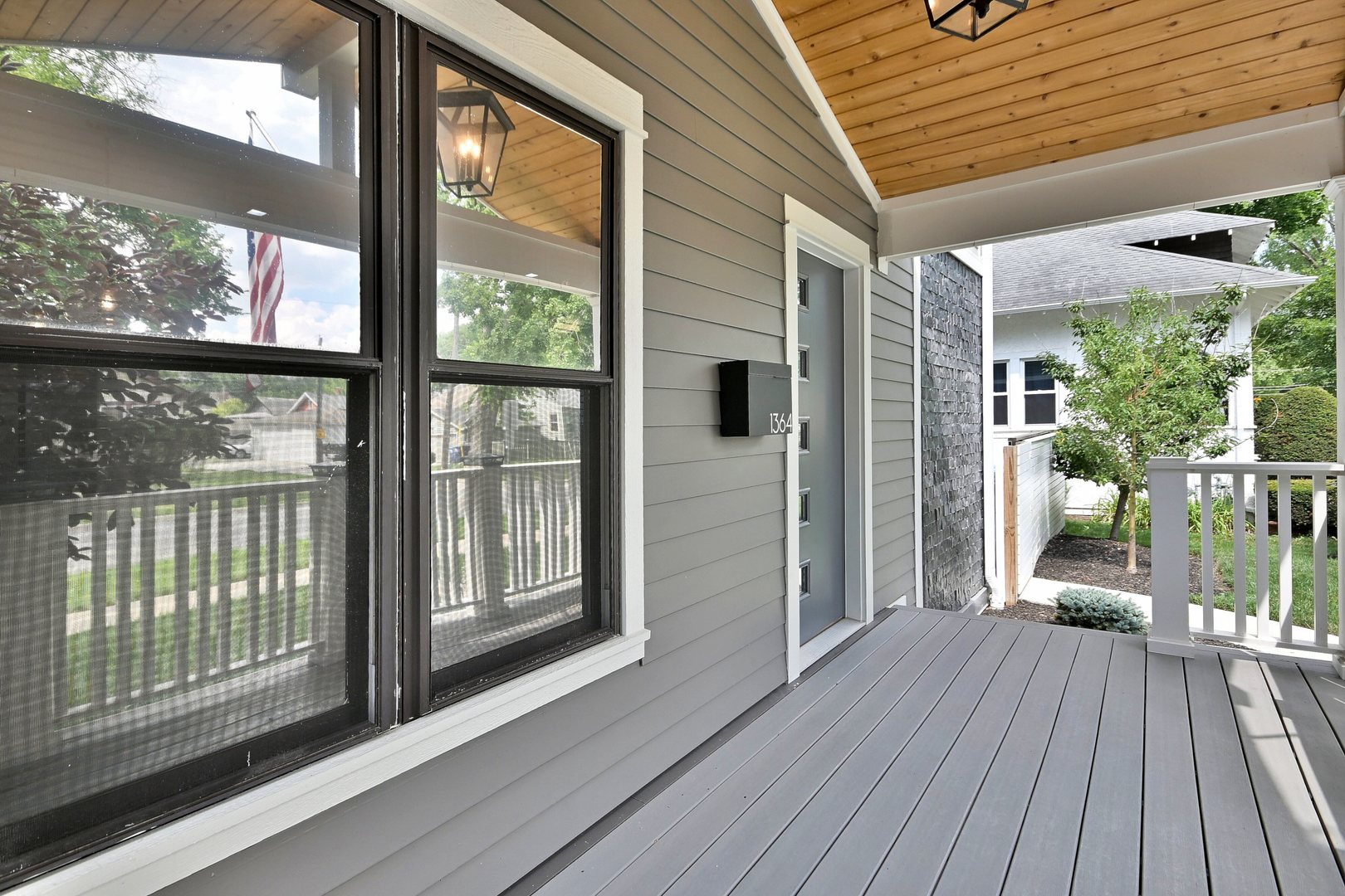 1364 E Algonquin Road, Des Plaines, IL 60016