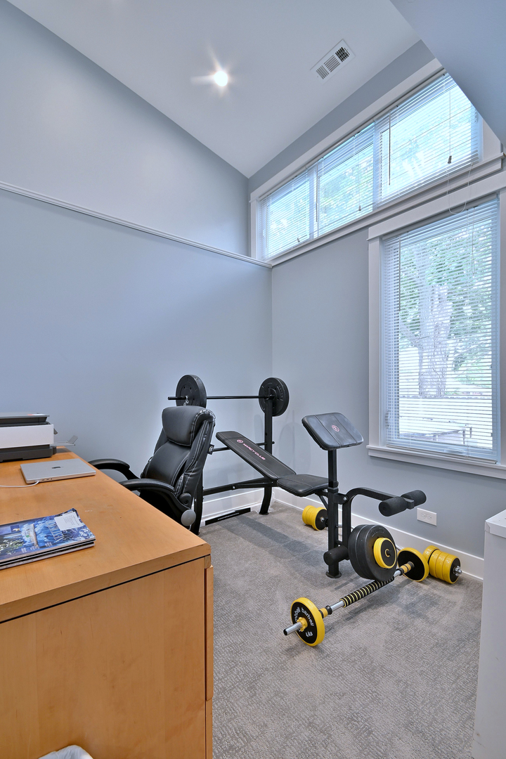 1364 E Algonquin Road, Des Plaines, IL 60016