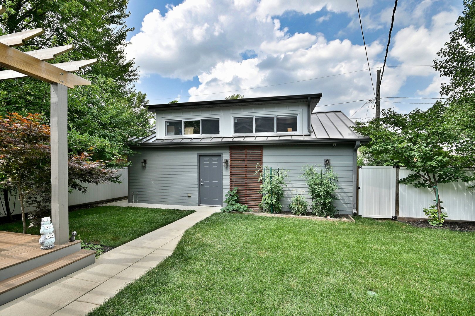 1364 E Algonquin Road, Des Plaines, IL 60016