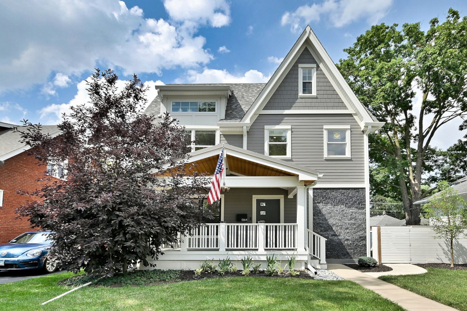 1364 E Algonquin Road, Des Plaines, IL 60016