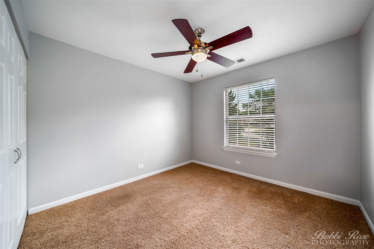 115 Sussex Circle #C2, Schaumburg, IL 60193