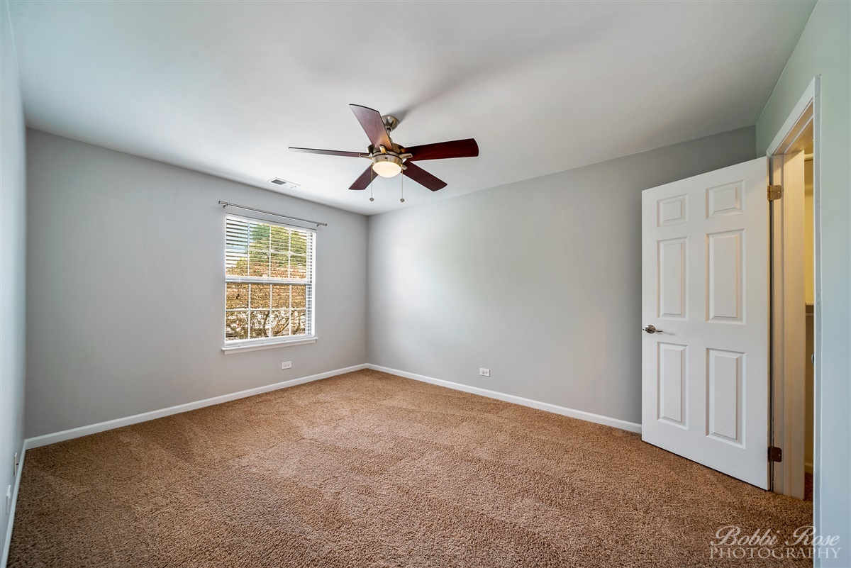115 Sussex Circle #C2, Schaumburg, IL 60193