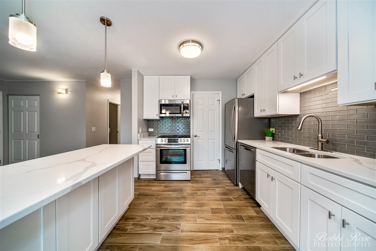 115 Sussex Circle #C2, Schaumburg, IL 60193