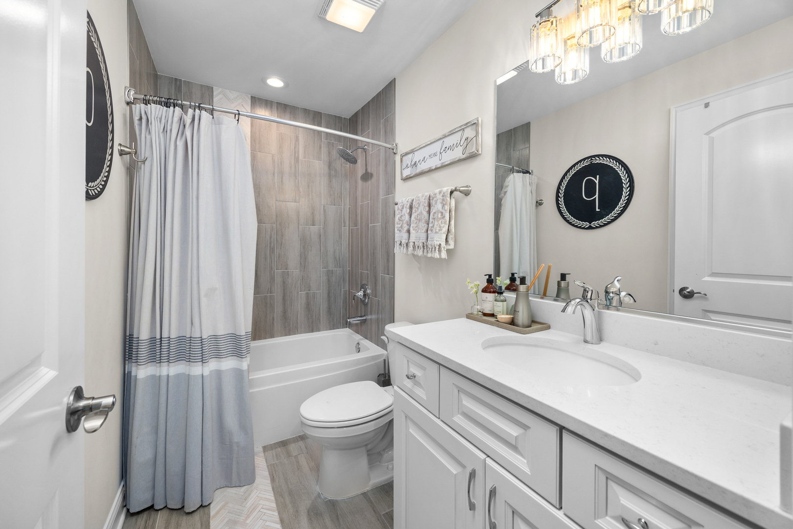 1031 Dakota Drive, Elk Grove Village, IL 60007