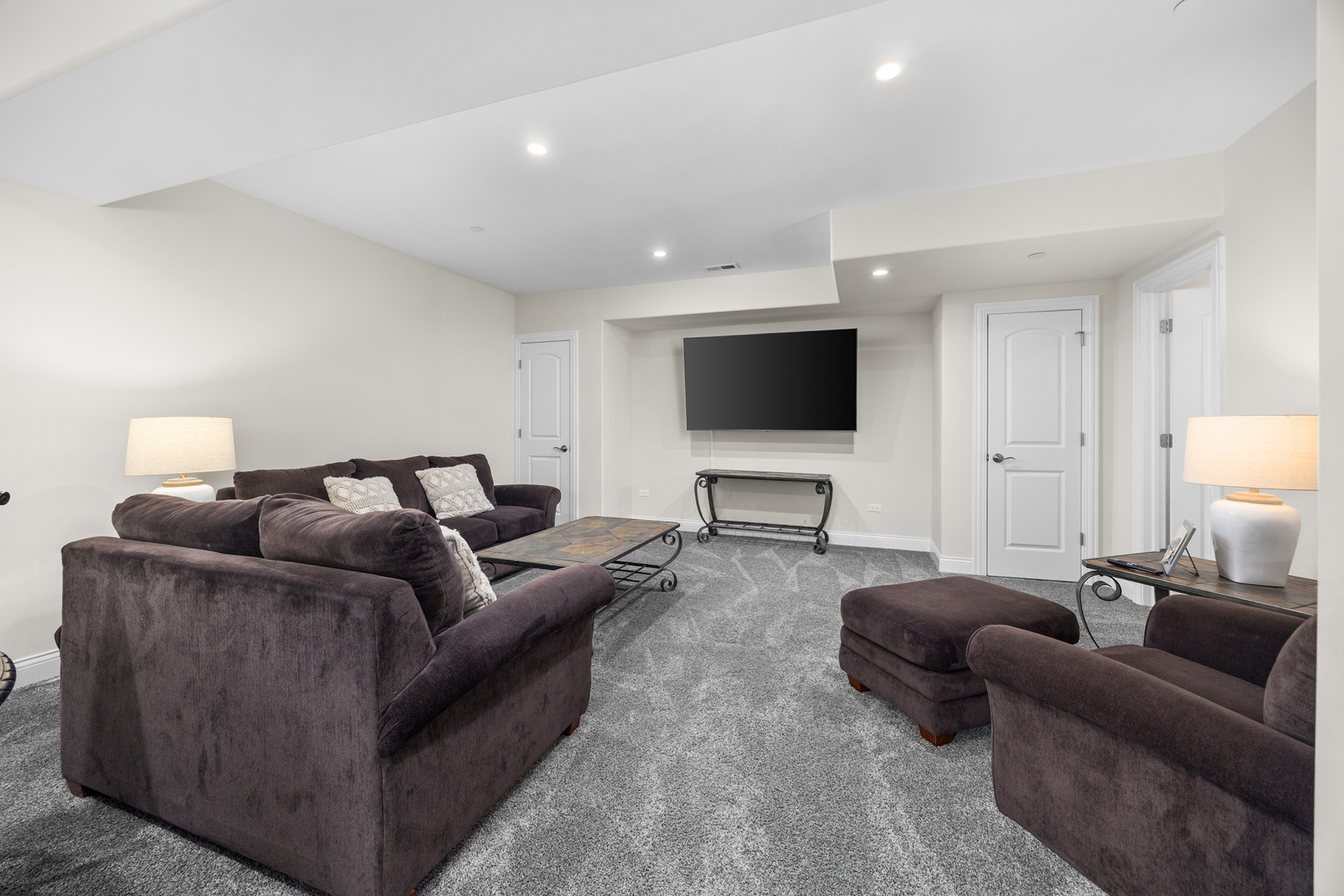 1031 Dakota Drive, Elk Grove Village, IL 60007