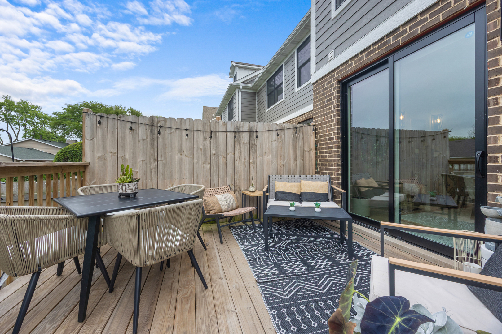 1031 Dakota Drive, Elk Grove Village, IL 60007