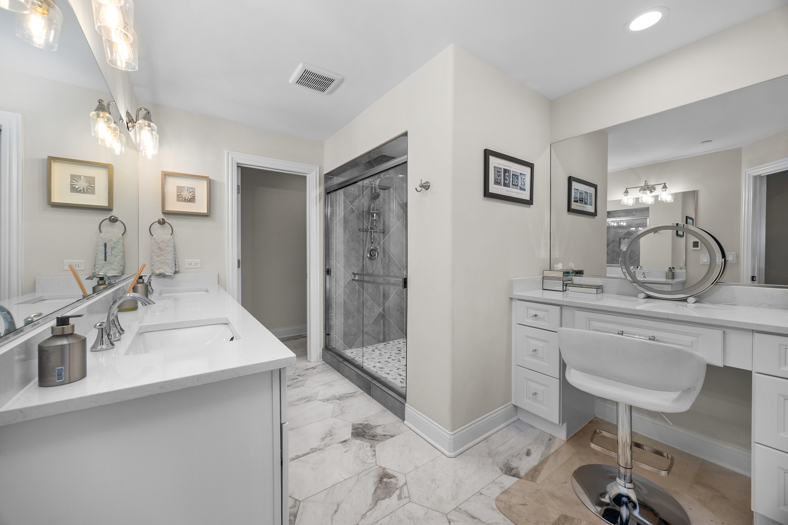 1031 Dakota Drive, Elk Grove Village, IL 60007