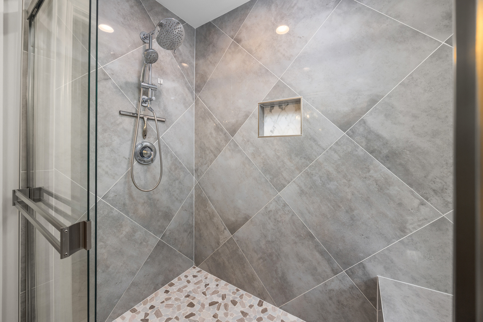 1031 Dakota Drive, Elk Grove Village, IL 60007