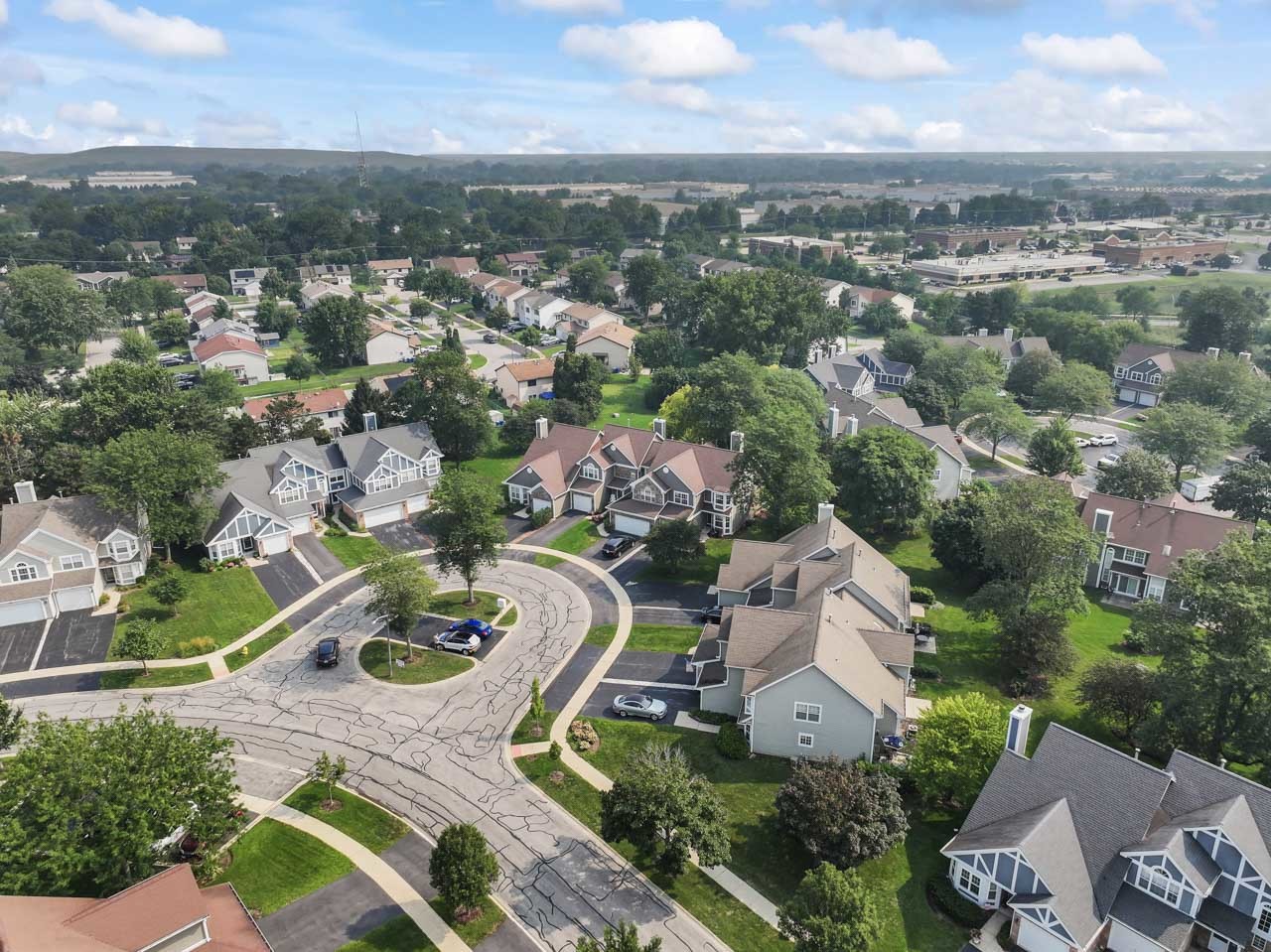 615 Kingsbridge Drive, Carol Stream, IL 60188