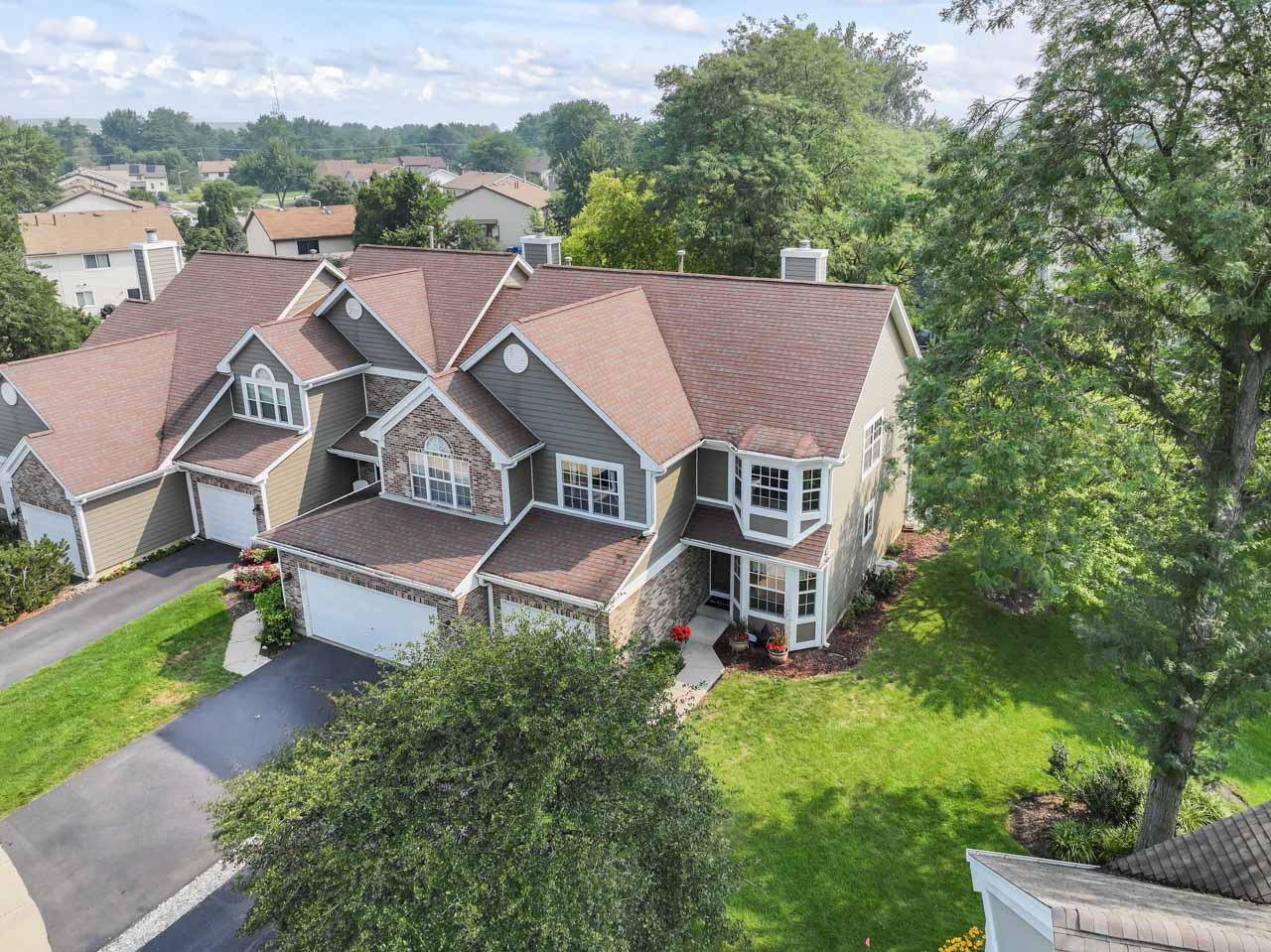 615 Kingsbridge Drive, Carol Stream, IL 60188