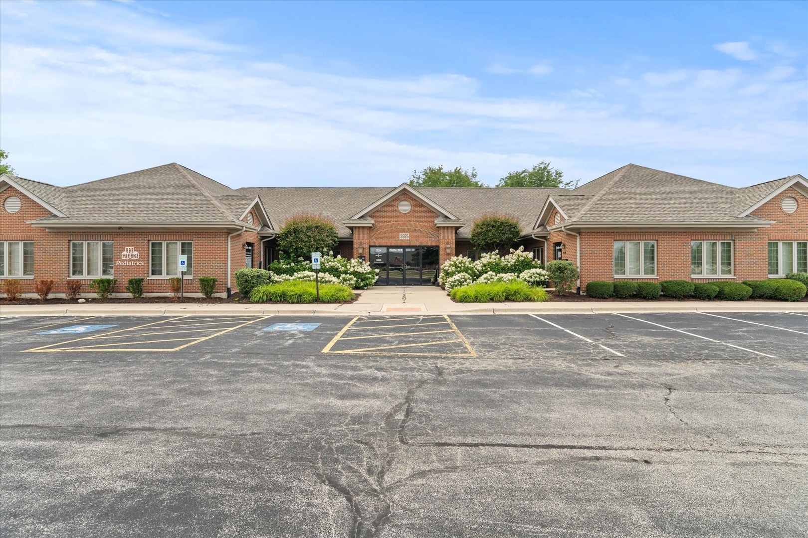 3925 75th Street, Aurora, IL 60504