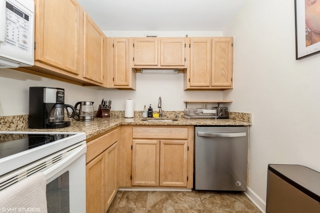 200 N Dearborn Street #3008, Chicago, IL 60601
