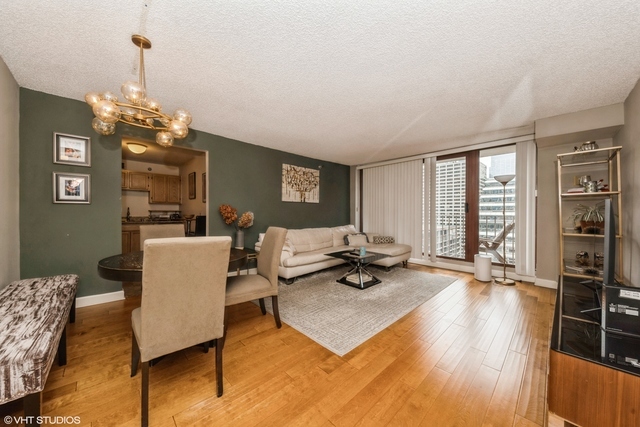 200 N Dearborn Street #3008, Chicago, IL 60601