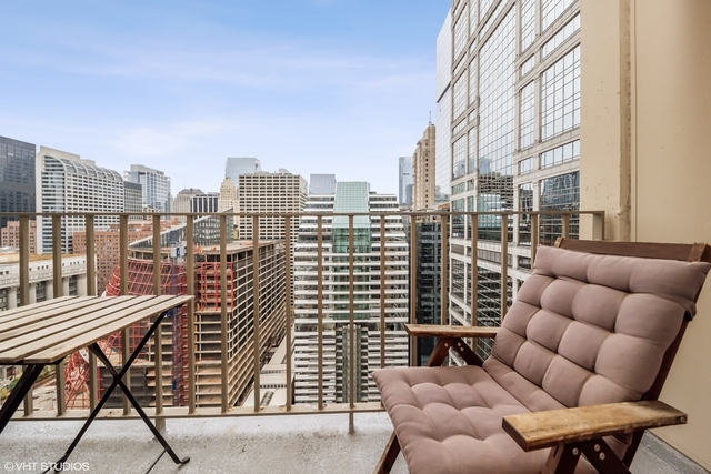 200 N Dearborn Street #3008, Chicago, IL 60601