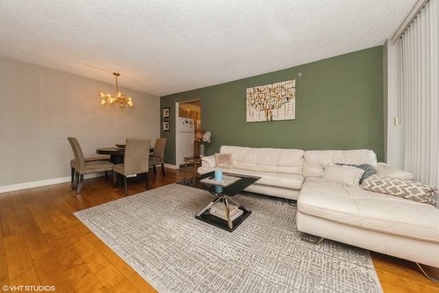 200 N Dearborn Street #3008, Chicago, IL 60601
